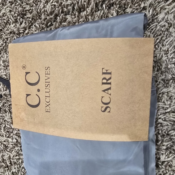 NEW! C.C Unisex Soft Slim Warm Insulating Quilted Puffer CC Scarf Neckwarmer - Picture 4 of 5